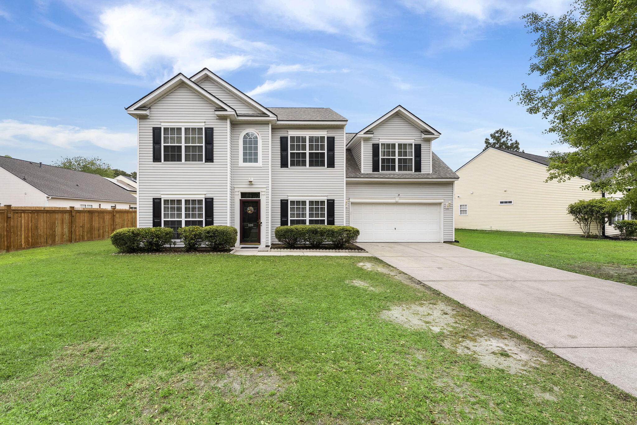 109 Hollytree Circle Ladson, SC 29456 - Photo 1 of 30 1-web-or-mls-BARCLAY MEDIA CO.-38