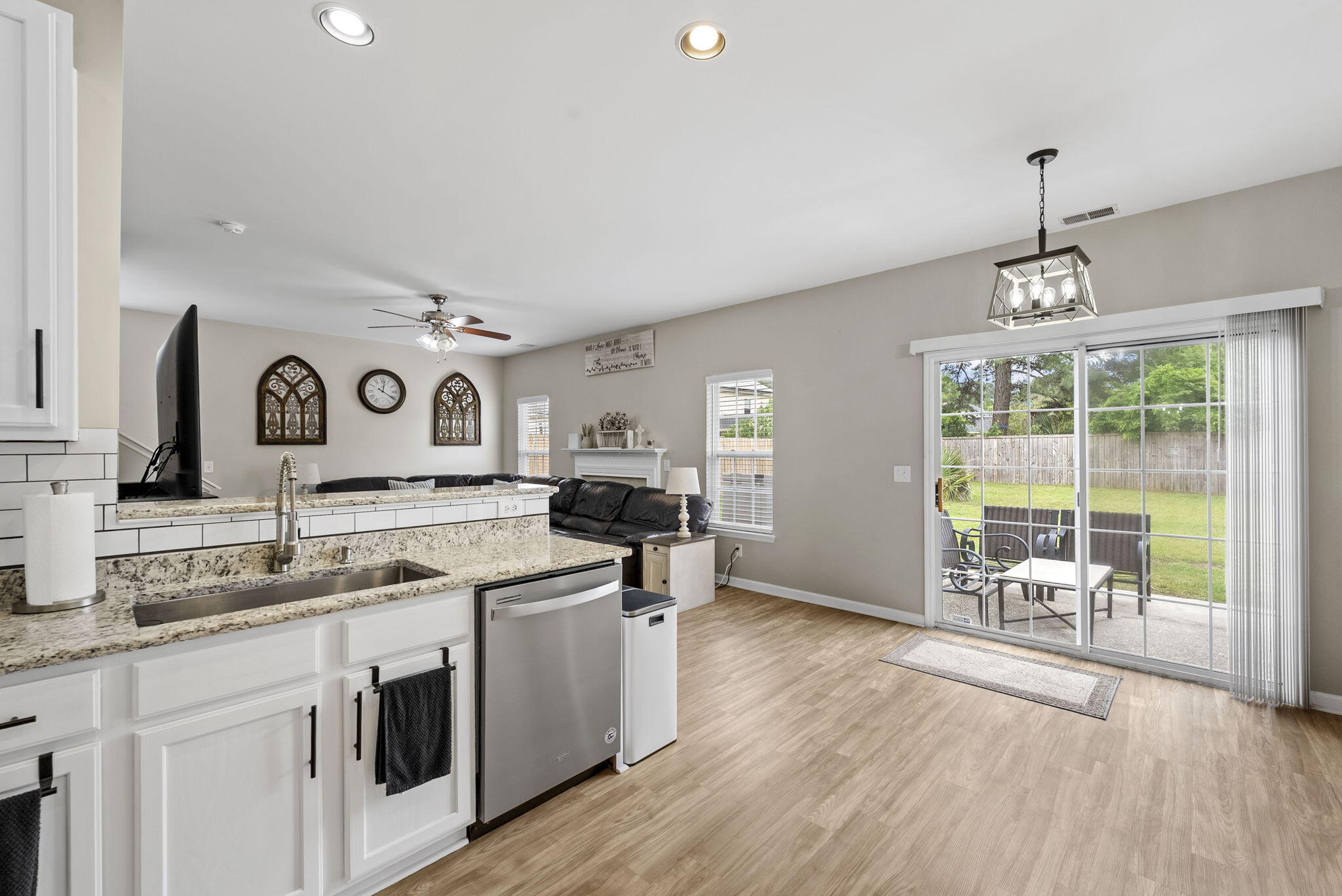 109 Hollytree Circle Ladson, SC 29456 - Photo 9 of 30 11-web-or-mls-BARCLAY MEDIA CO.-23