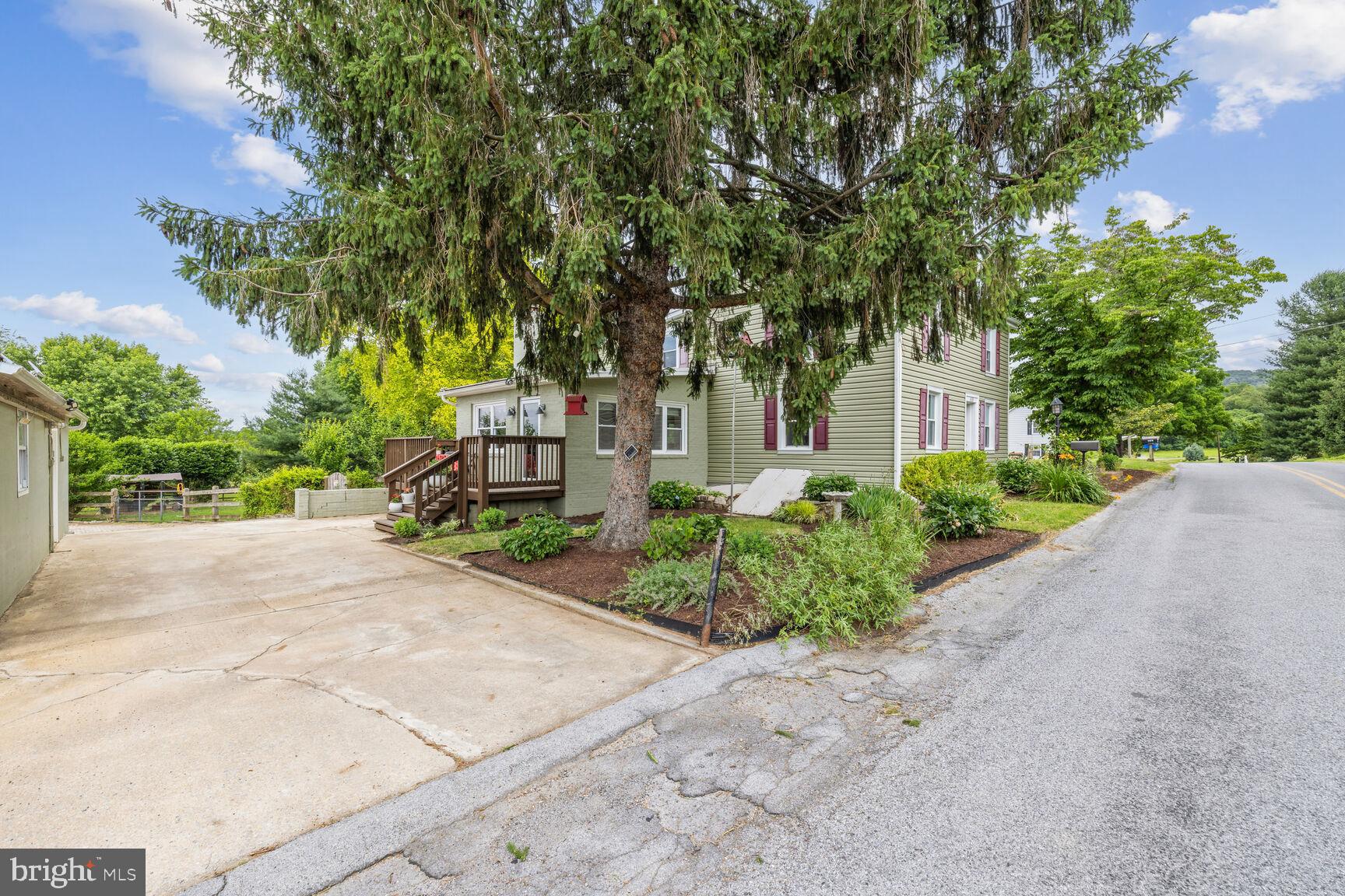 6155 King Road Boonsboro, MD 21713 - Photo 2 of 45