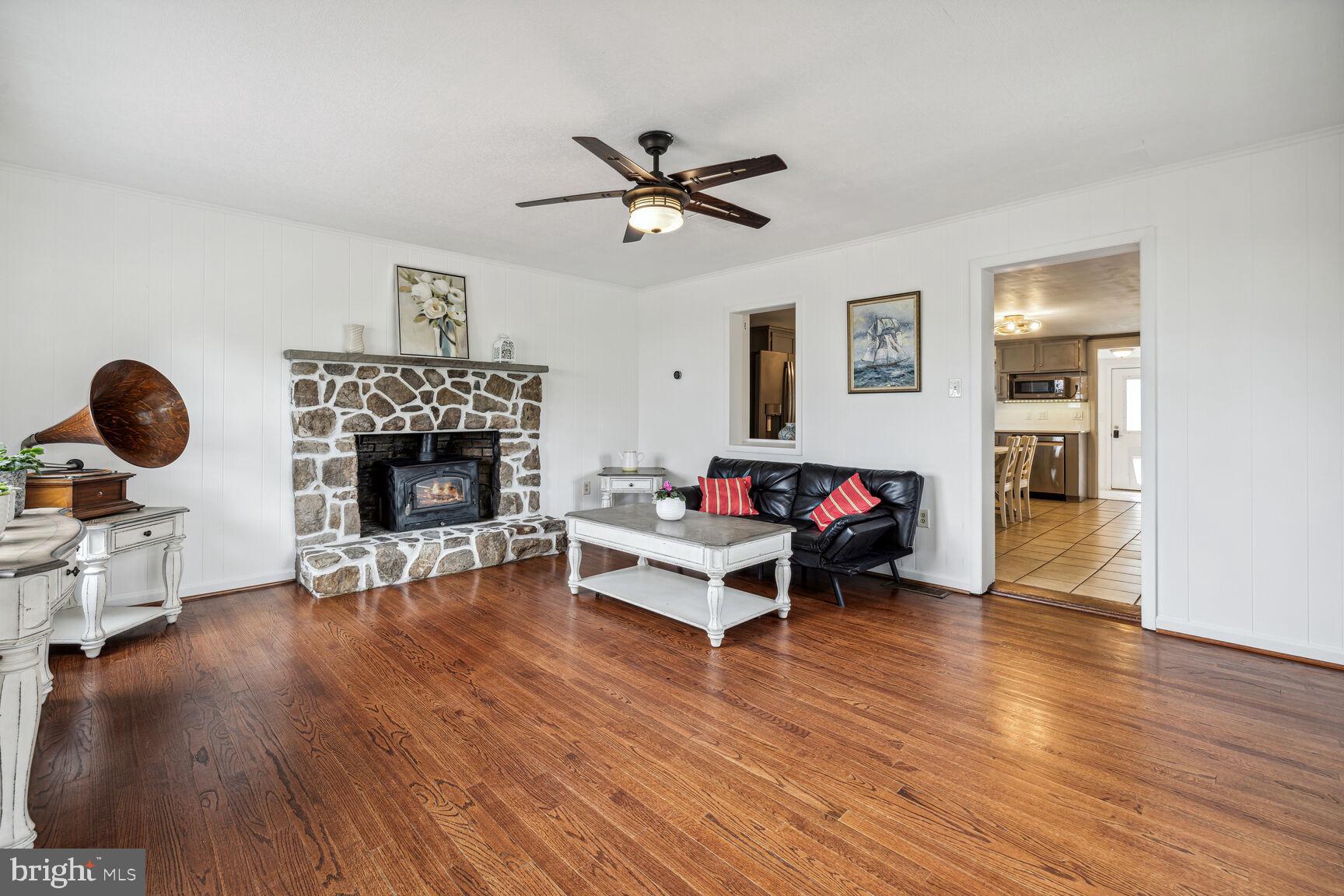6155 King Road Boonsboro, MD 21713 - Photo 5 of 45