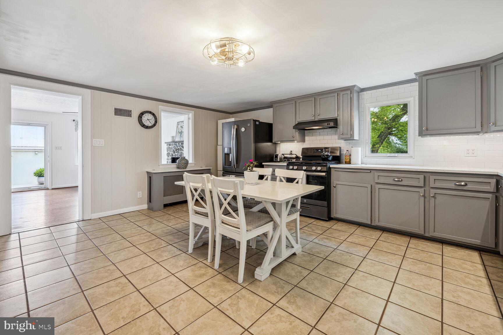 6155 King Road Boonsboro, MD 21713 - Photo 8 of 45