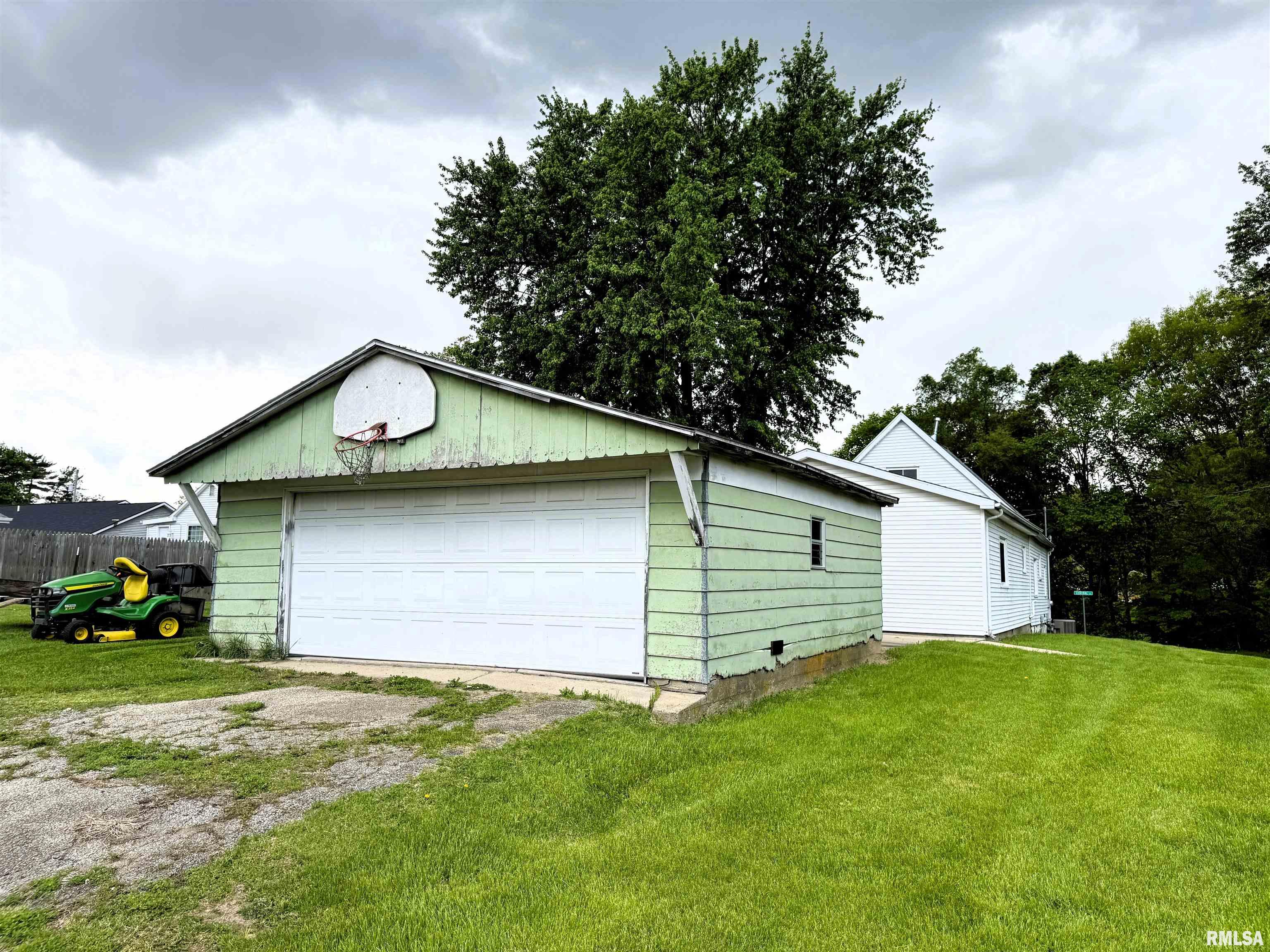 313 Central Avenue St. David, IL 61563 - Photo 4 of 19