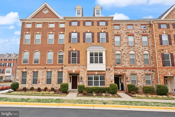 $825,000 | 43192 Halkett Square, Ashburn, VA 20148