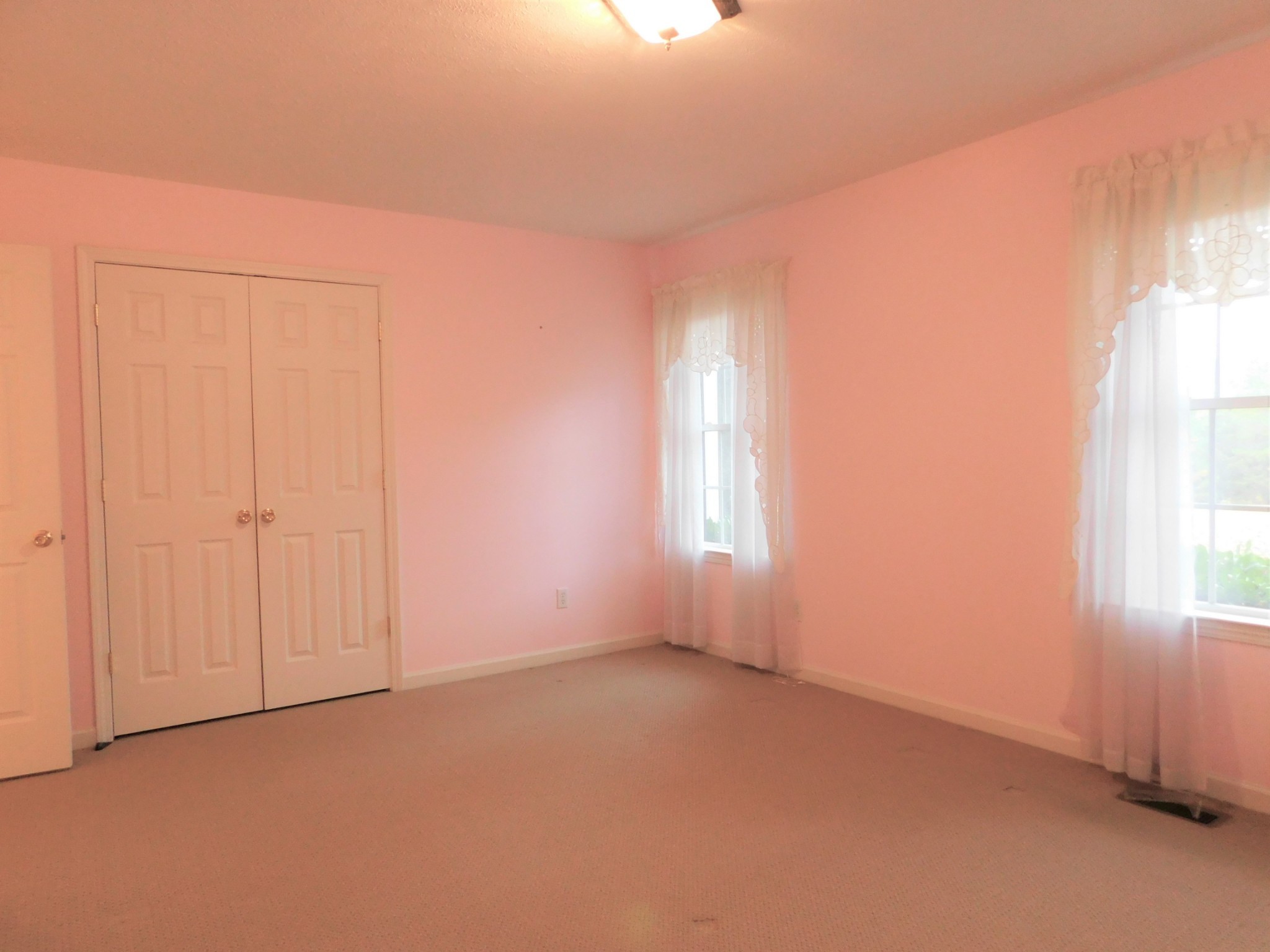 652 Shelton Road Manchester, TN 37355 - Photo 24 of 36 an empty room with windows