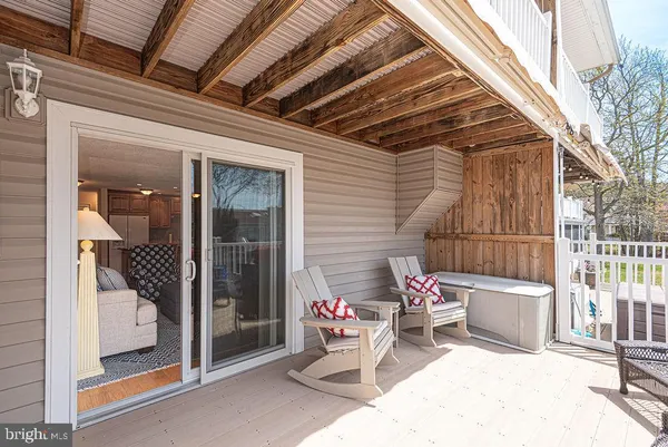 a view of a lake and outdoor space