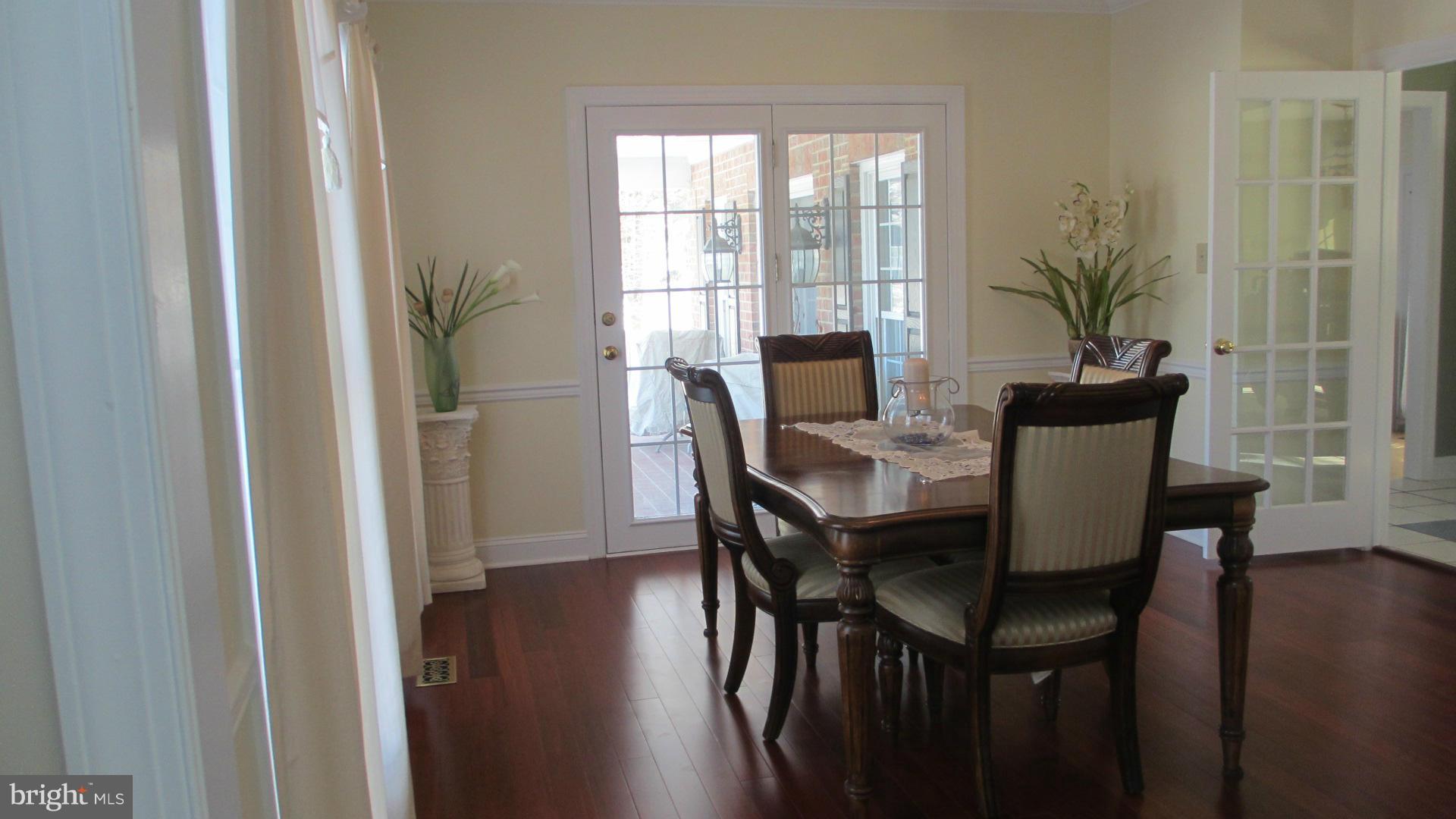 8514 Indian Springs Road Frederick, MD 21702 - Photo 11 of 30 Living Room