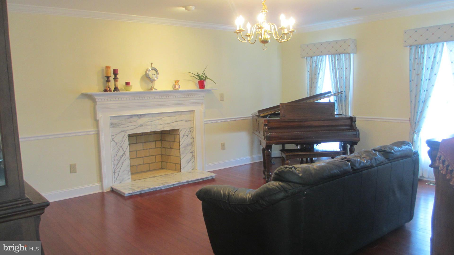 8514 Indian Springs Road Frederick, MD 21702 - Photo 10 of 30 Dining Room