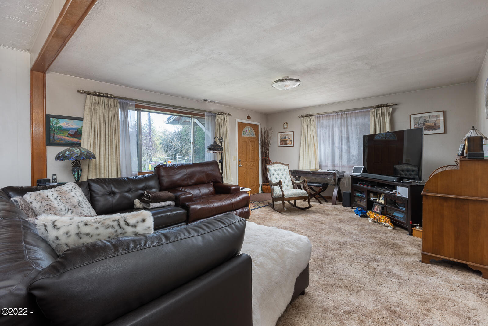 477 Southwest Ferry Avenue Siletz, OR 97380 - Photo 14 of 30 477SWFerry-A-03