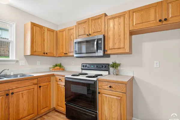 $264,900 | 904 Christie Court, Lawrence, KS 66049