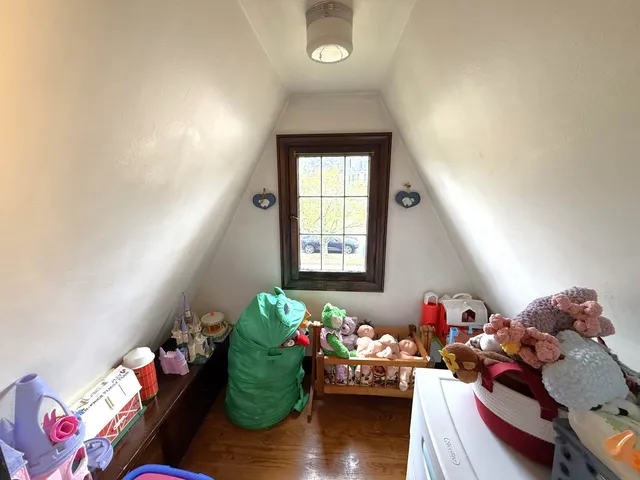 $369,500 | 364 State Street, Marinette, WI 54143