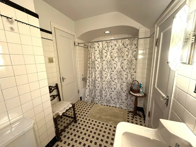 $369,500 | 364 State Street, Marinette, WI 54143