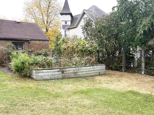 $369,500 | 364 State Street, Marinette, WI 54143