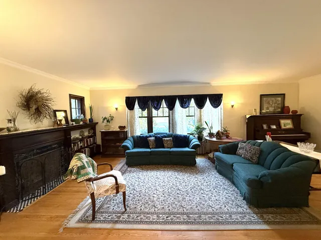 $369,500 | 364 State Street, Marinette, WI 54143