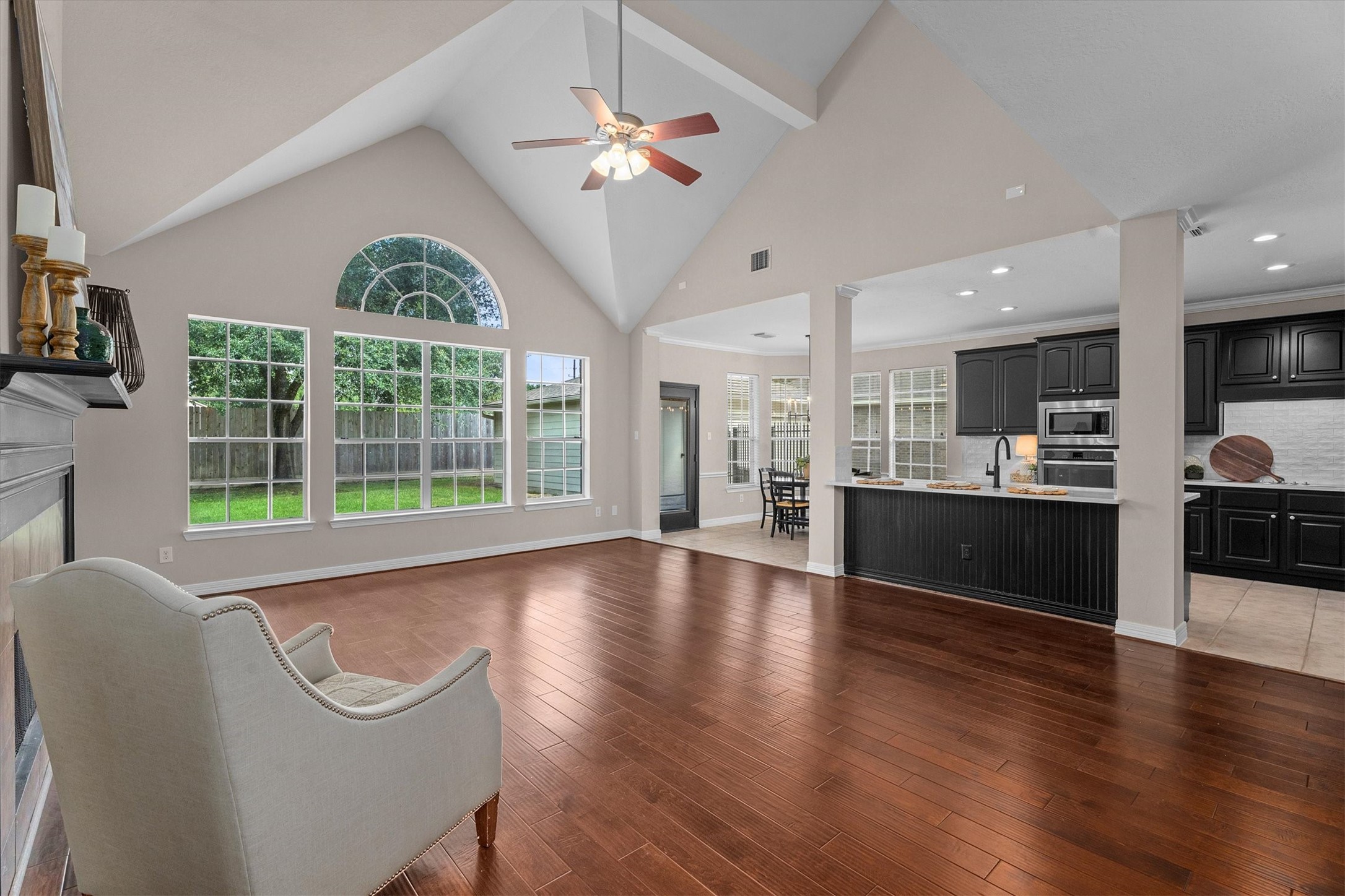 14914 Codys Run Cypress, TX 77429 - Photo 6 of 44 a view of kitchen and windows