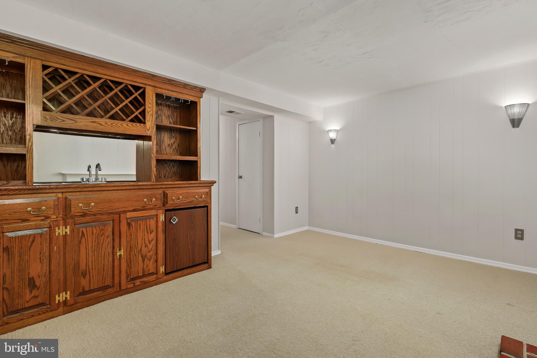 2434 South Walter Reed Drive, Unit 3 Arlington, VA 22206 - Photo 29 of 36 a view of cabinets with window