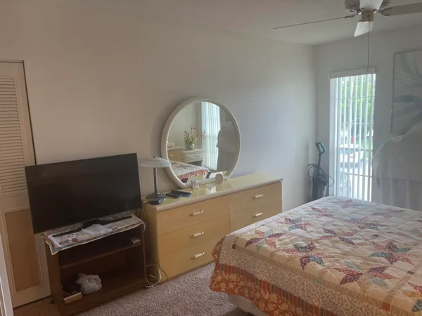 $1,450 | 4 West Greenway Drive, Unit 201, Royal Palm Beach, FL 33411