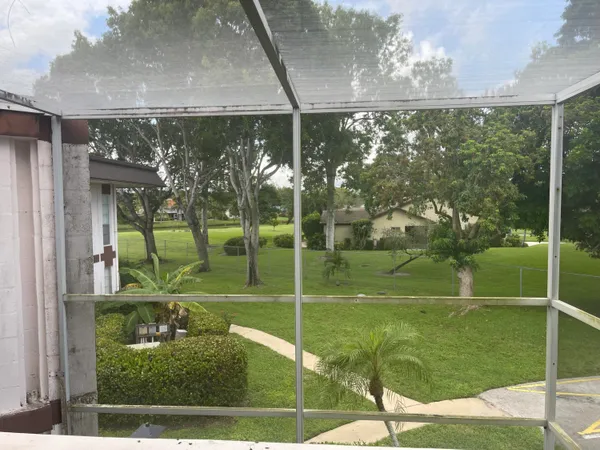 $1,450 | 4 West Greenway Drive, Unit 201, Royal Palm Beach, FL 33411