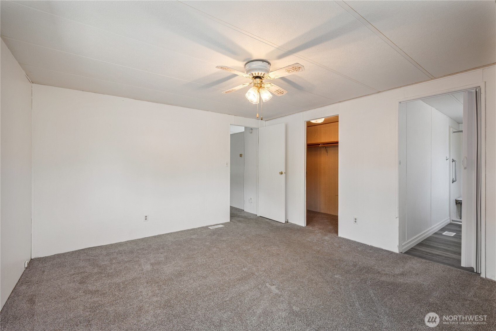 2355 Sparrow Loop, Unit 169 Kelso, WA 98626 - Photo 17 of 33