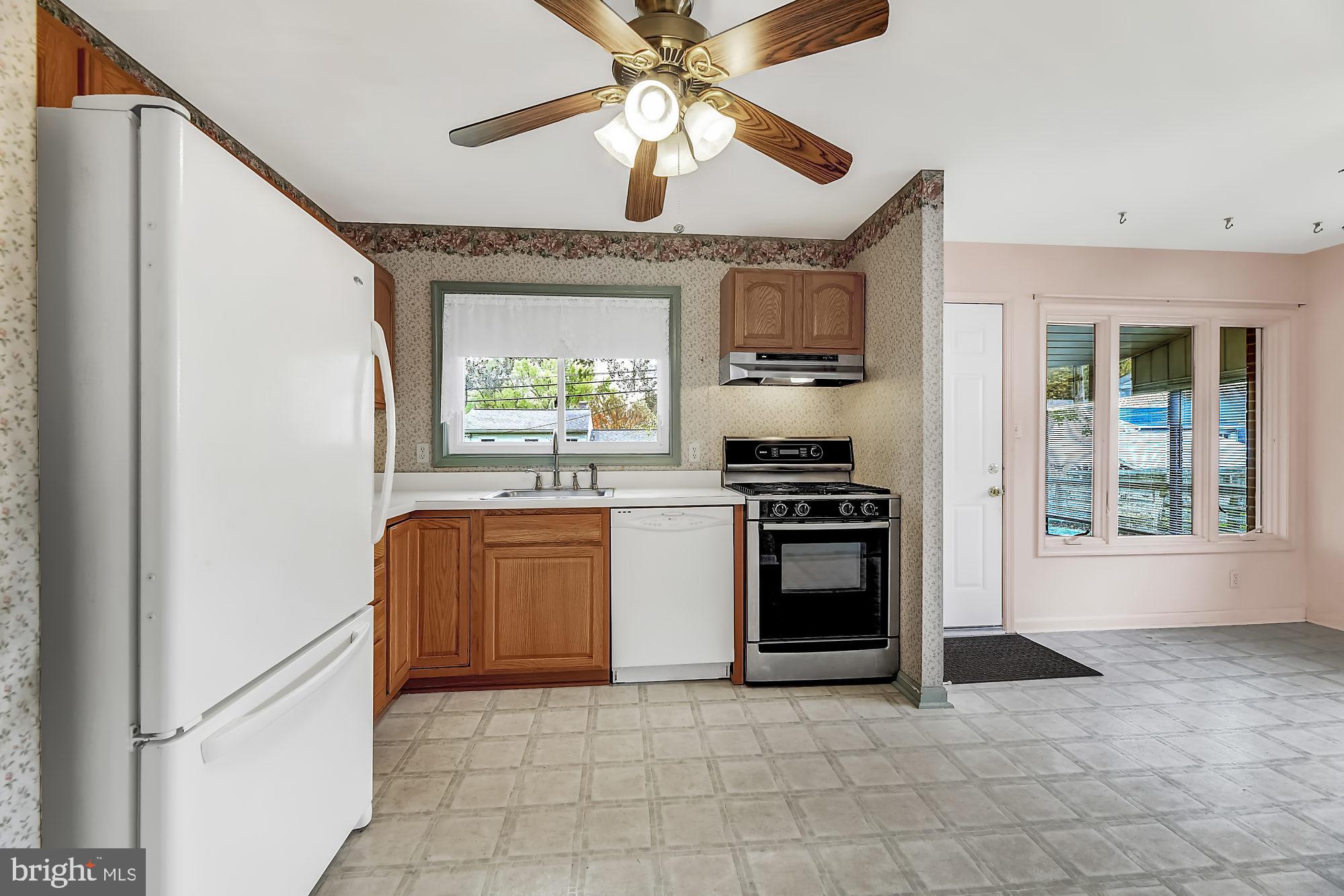 2613 Kings Ridge Road Baltimore, MD 21234 - Photo 6 of 28 Gallery Image 6