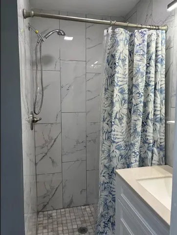 $1,300 | 7661 18th Way North, Unit 2, St. Petersburg, FL 33702