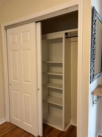 $1,300 | 7661 18th Way North, Unit 2, St. Petersburg, FL 33702