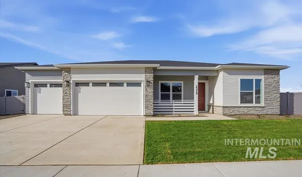 $629,990 | 2375 North Kenora Avenue, Star, ID 83669