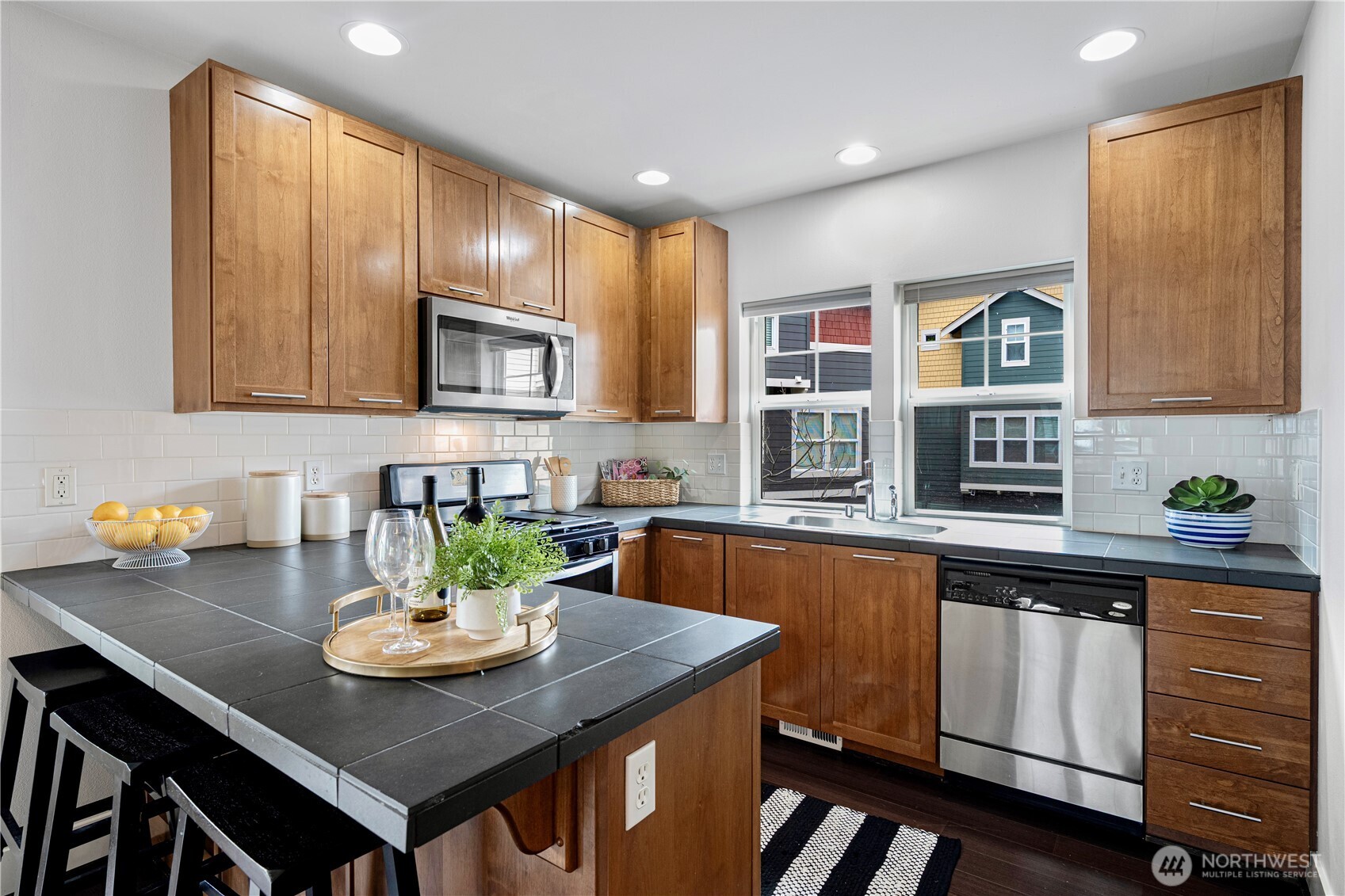 3241 Southwest Raymond Street, Unit 1B Seattle, WA 98126 - Photo 8 of 24 Gallery Image 8