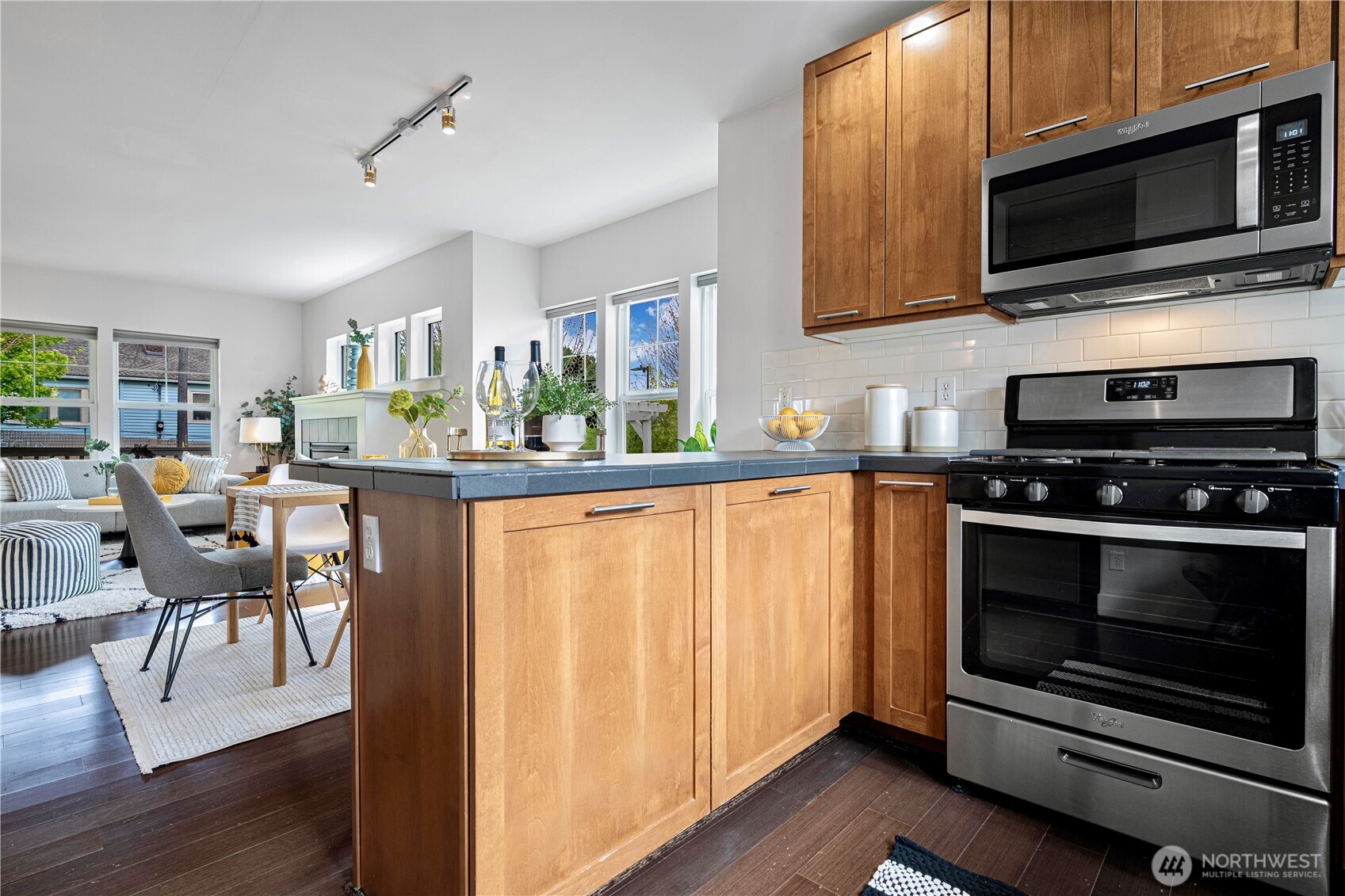3241 Southwest Raymond Street, Unit 1B Seattle, WA 98126 - Photo 9 of 24 Gallery Image 9