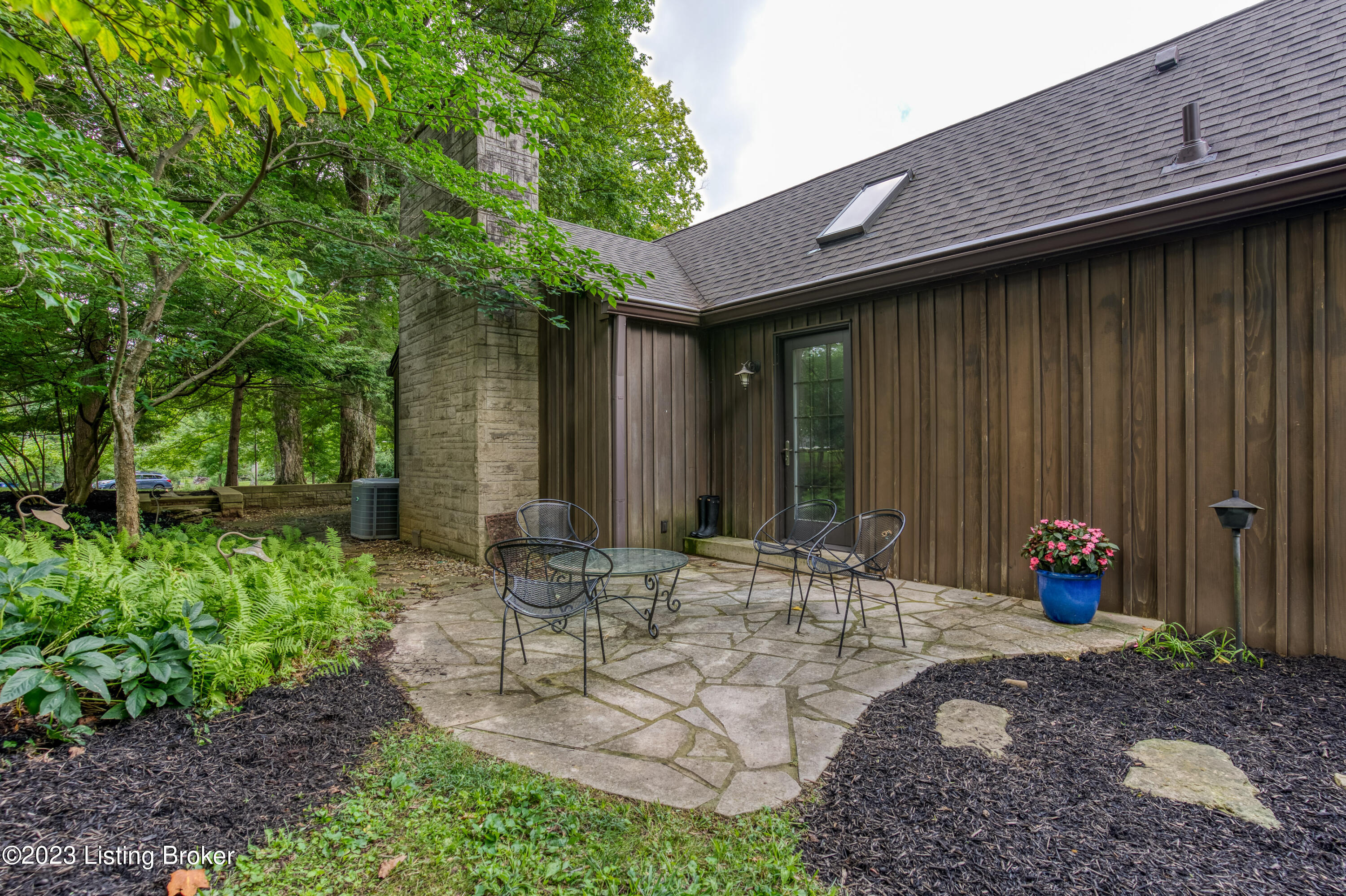 1603 Glenbrook Road Anchorage, KY 40223 - Photo 68 of 71 092 - 20230810-09050
