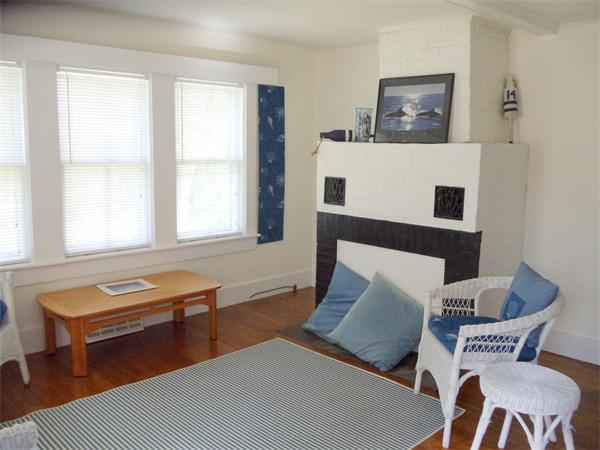 14 Bayview Road Marion, MA 02738 - Photo 6 of 22 a living room with furniture and a window