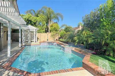 12522 Spring Creek Road Moorpark, CA 93021 - Photo 18 of 20 a view of a backyard