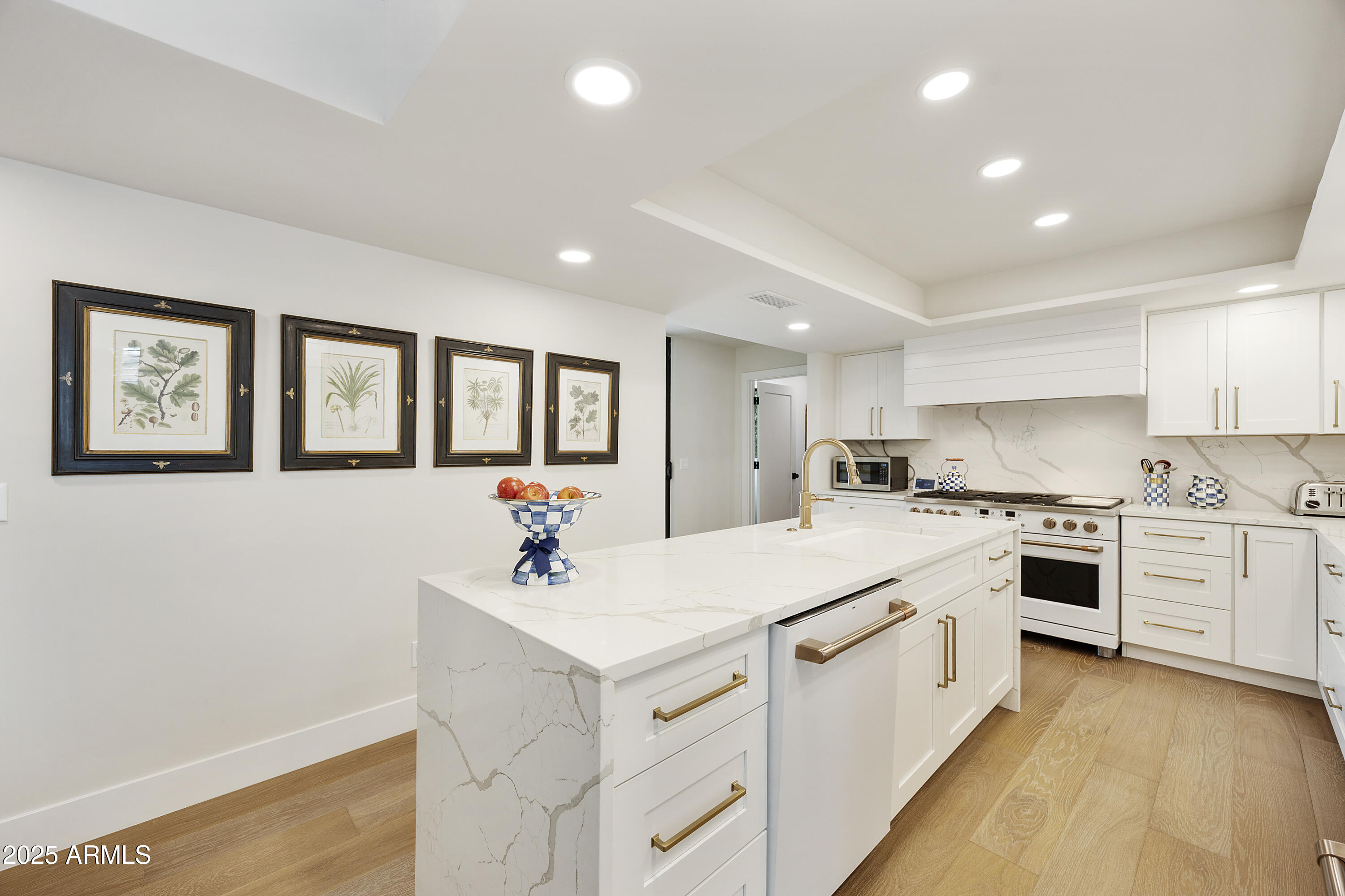 4436 East Camelback Road, Unit 37 Phoenix, AZ 85018 - Photo 12 of 55 Kitchen