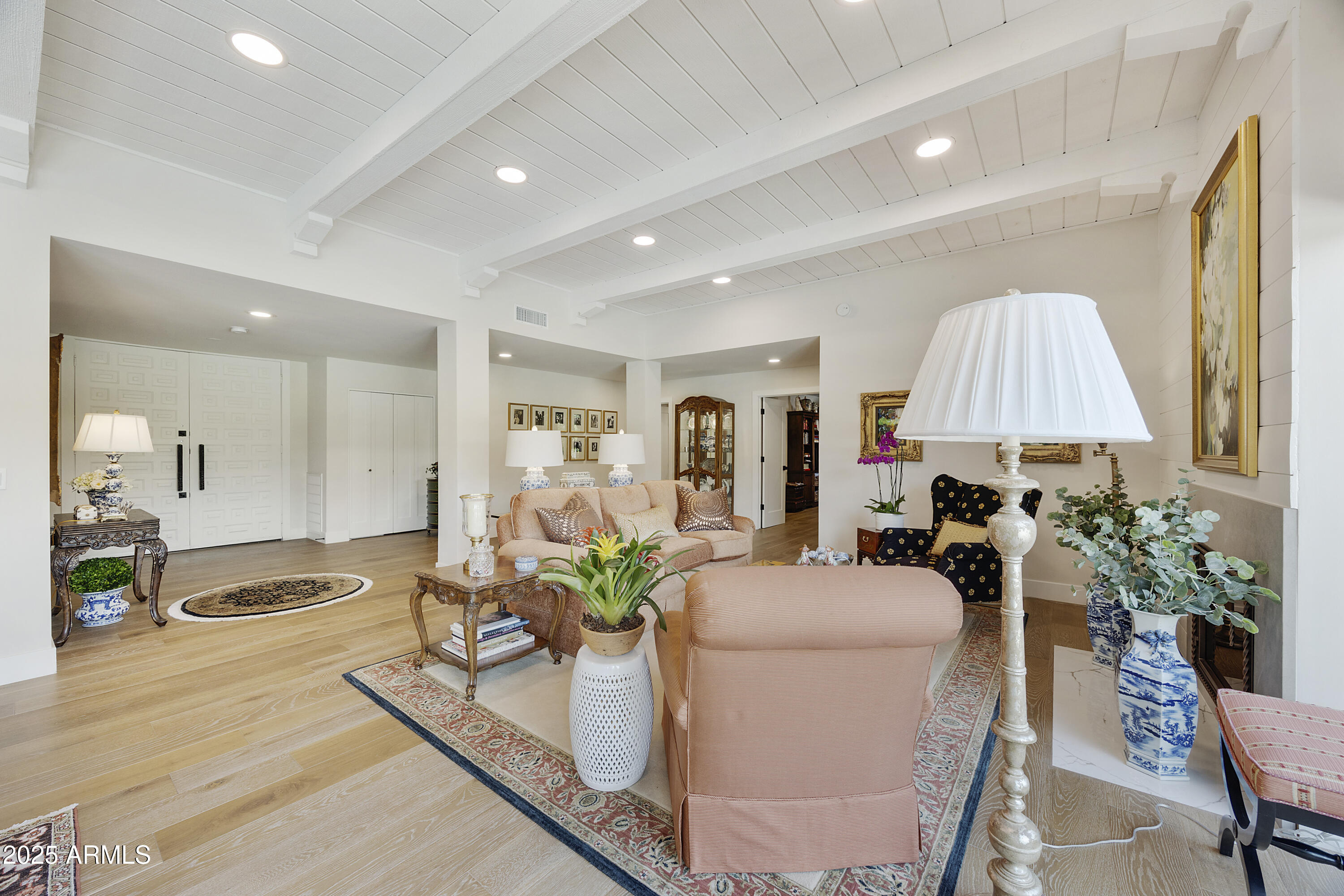 4436 East Camelback Road, Unit 37 Phoenix, AZ 85018 - Photo 27 of 55 Living room