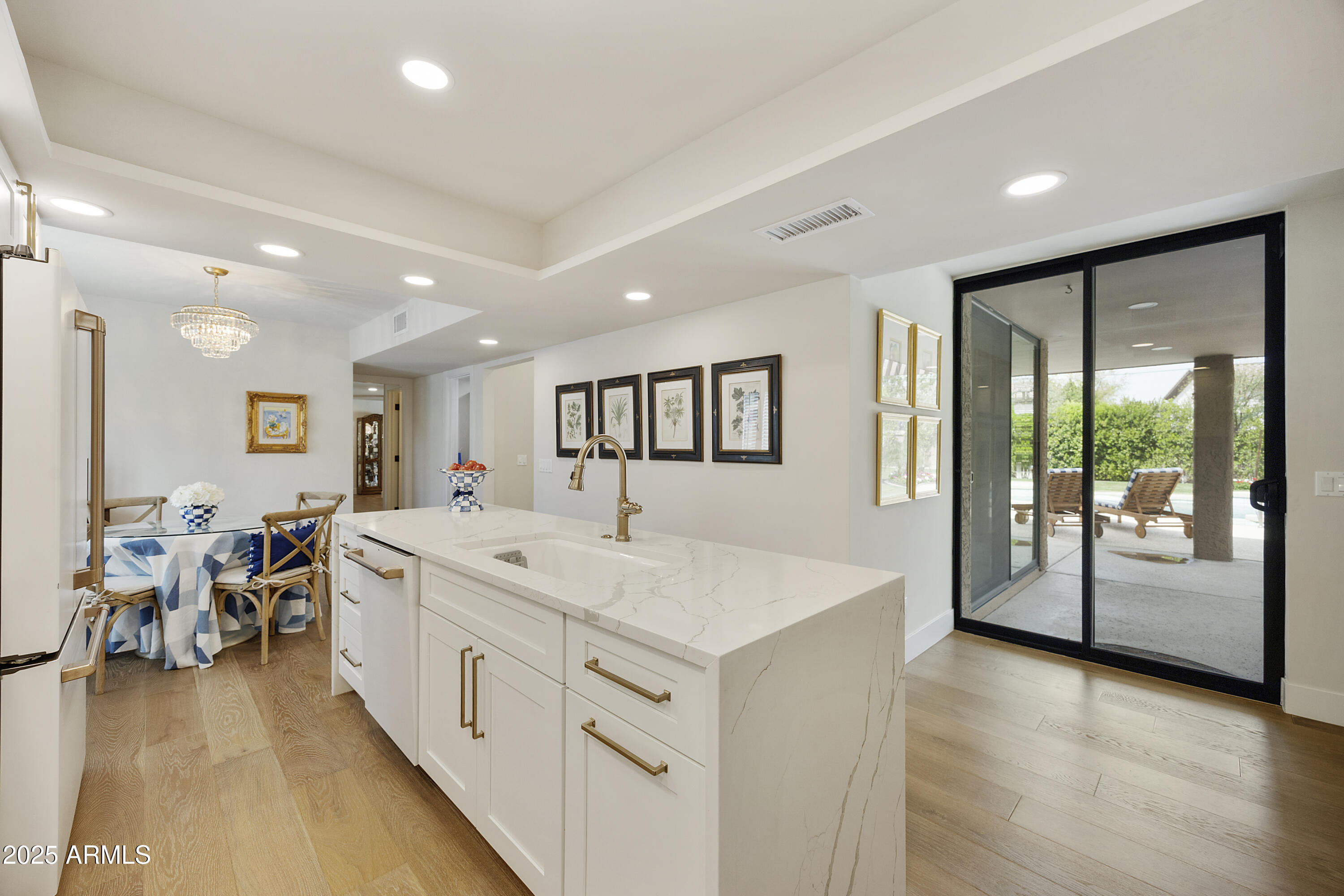 4436 East Camelback Road, Unit 37 Phoenix, AZ 85018 - Photo 7 of 55 Kitchen