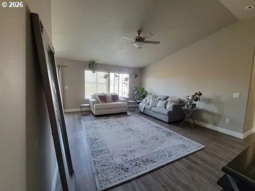 $335,000 | 1464 Northeast Kenna Drive, Hermiston, OR 97838