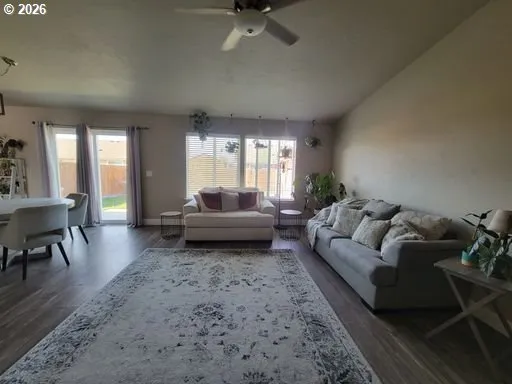$335,000 | 1464 Northeast Kenna Drive, Hermiston, OR 97838
