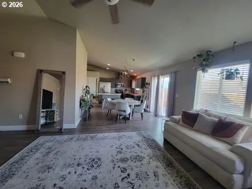 $335,000 | 1464 Northeast Kenna Drive, Hermiston, OR 97838