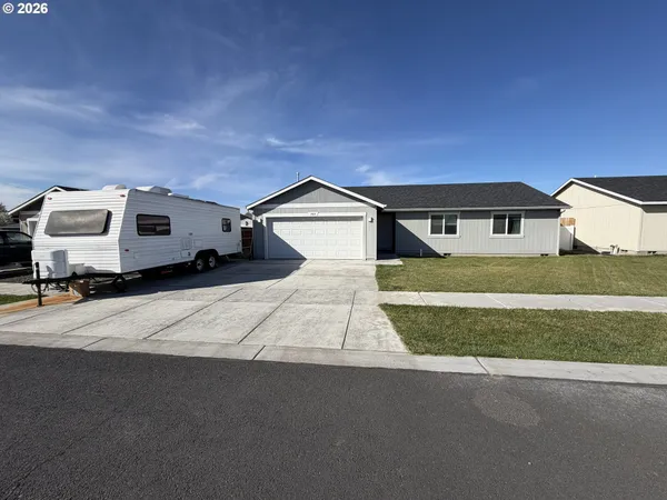 $335,000 | 1464 Northeast Kenna Drive, Hermiston, OR 97838