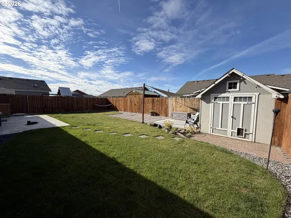 $335,000 | 1464 Northeast Kenna Drive, Hermiston, OR 97838