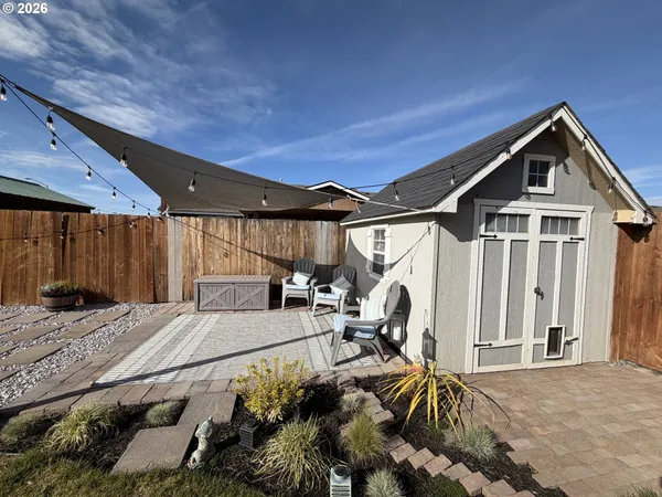 $335,000 | 1464 Northeast Kenna Drive, Hermiston, OR 97838