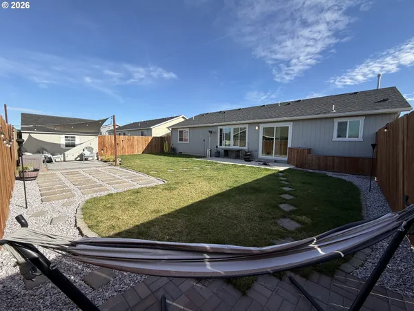 $335,000 | 1464 Northeast Kenna Drive, Hermiston, OR 97838