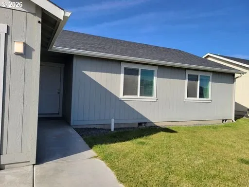 $335,000 | 1464 Northeast Kenna Drive, Hermiston, OR 97838