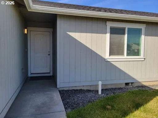 $335,000 | 1464 Northeast Kenna Drive, Hermiston, OR 97838