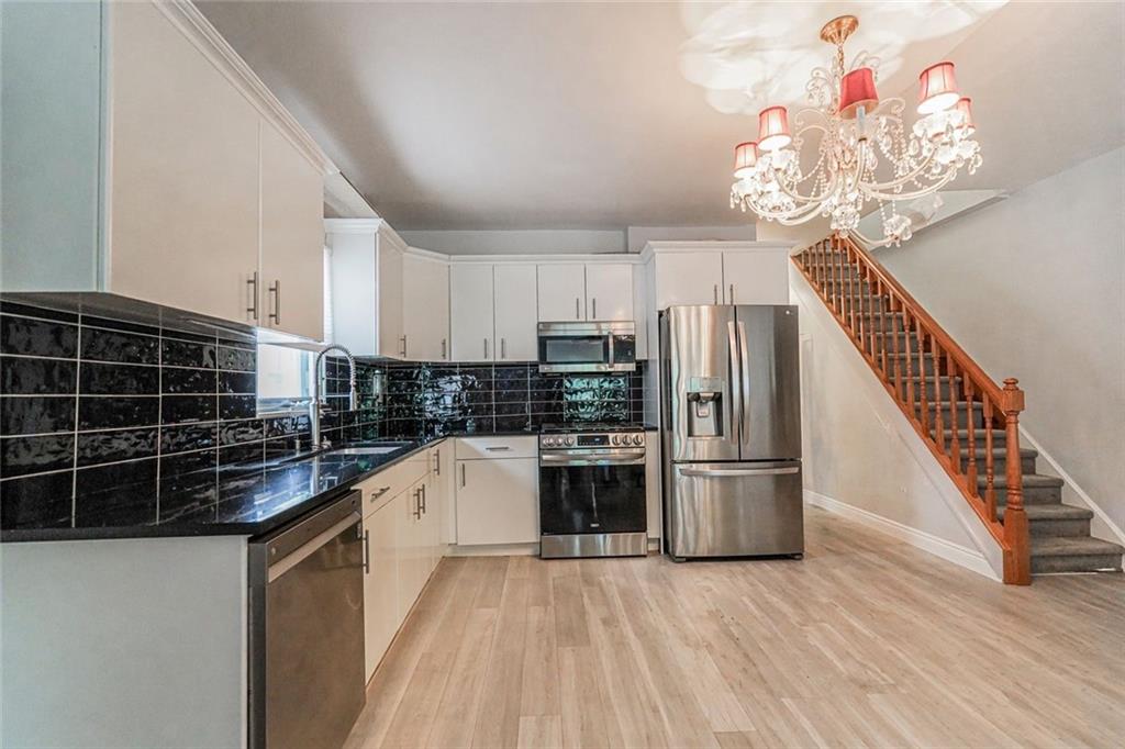 648 Bay Ridge Parkway Brooklyn, NY 11209 - Photo 29 of 31