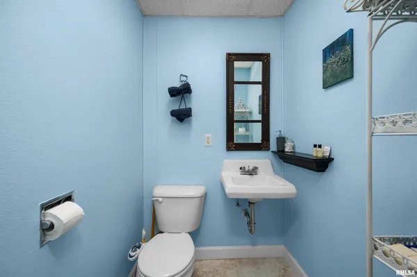 $299,900 | 309 Main Street, Savanna, IL 61074
