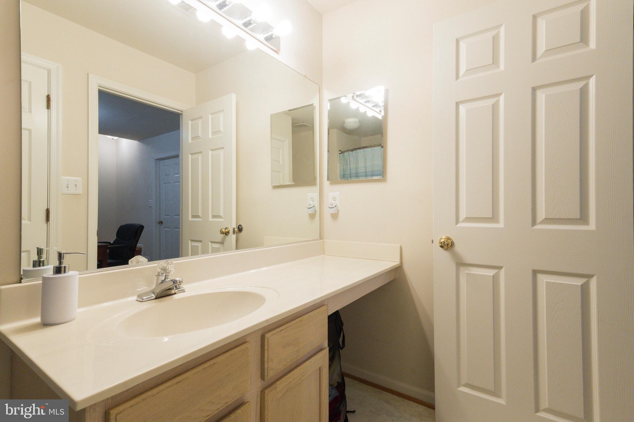 8315 Sanderling Way, Unit 22 Lorton, VA 22079 - Photo 28 of 35