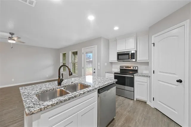 $2,125 | 228 St Charles Drive, Unit B, Springtown, TX 76082