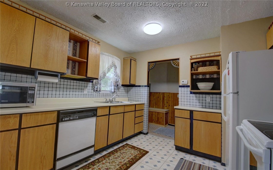 2230 Trace Creek Road Hurricane, WV 25526 - Photo 18 of 30 Gallery Image 18