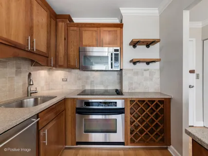 $230,000 | 1455 North Sandburg Terrace, Unit 2905, Chicago, IL 60610