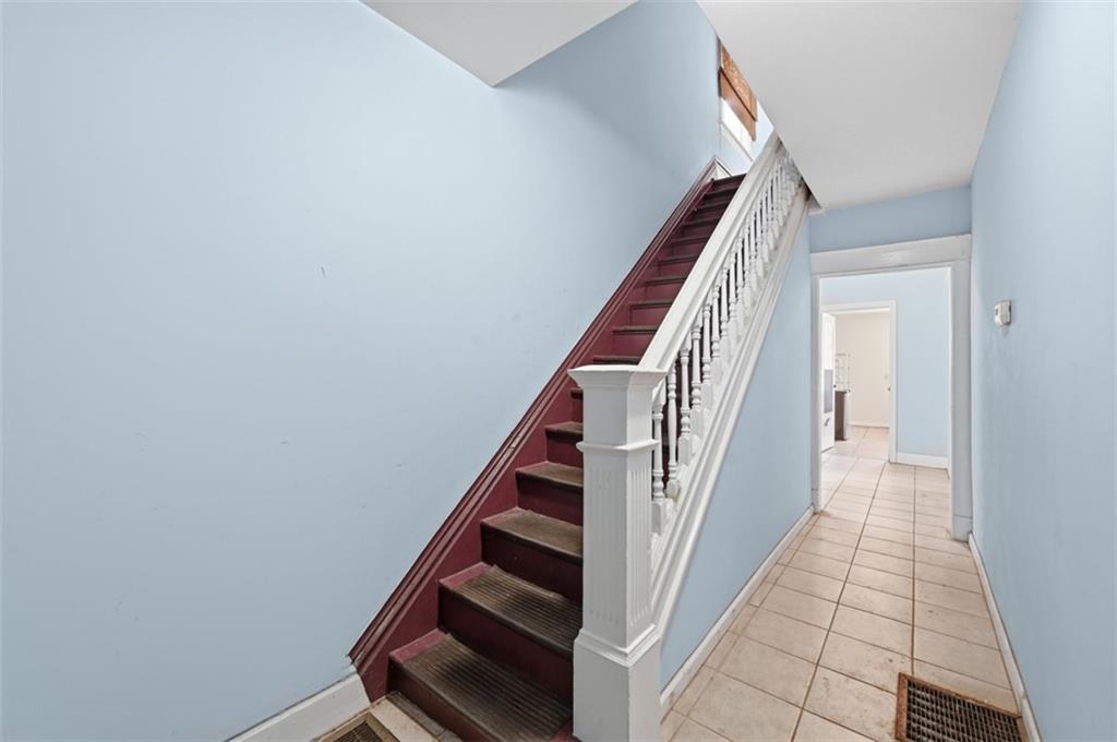 244 Robinson Street Pittsburgh, PA 15213 - Photo 6 of 33 Gallery Image 6